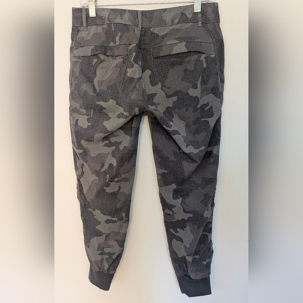 Prana Women's Camouflage Camo Cargo Ankle Jogger Pants Size 6 Gray EUC - Picture 6 of 11
